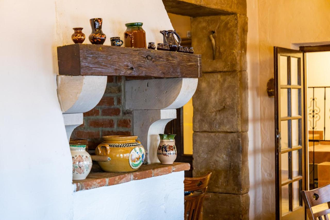 Oereghegyi Bika Panzio Bed and Breakfast Székesfehérvár Buitenkant foto
