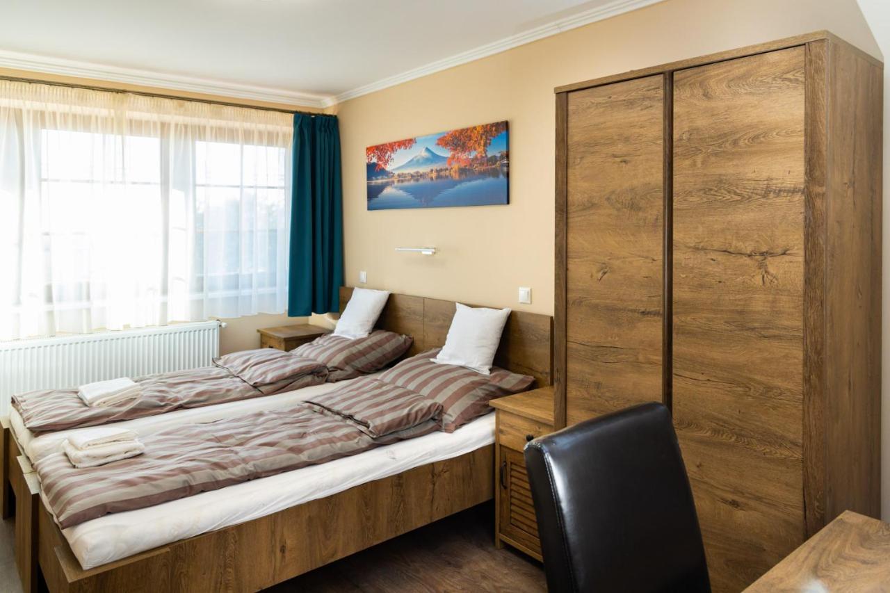 Oereghegyi Bika Panzio Bed and Breakfast Székesfehérvár Buitenkant foto